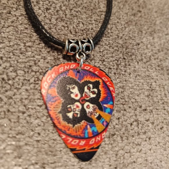 KISS GROUP GUITAR PICK NECKLACE - Picture 1 of 1